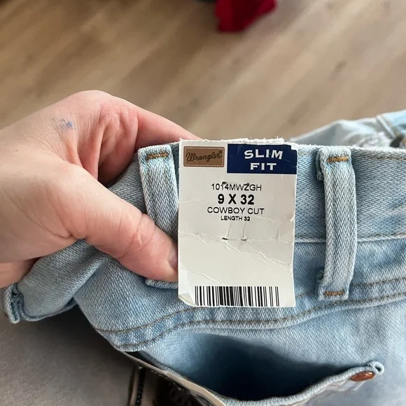 Wrangler Women’s Light Wash Slim Fit Cowboy Cut Jeans Size 9 x 32 Cowboy Carter - Picture 8 of 8